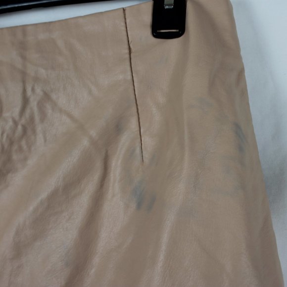 FOREVER 21 Mini Skirt Skort Woman Sizse Small Peach Faux Leather Silver Studded - Picture 3 of 11